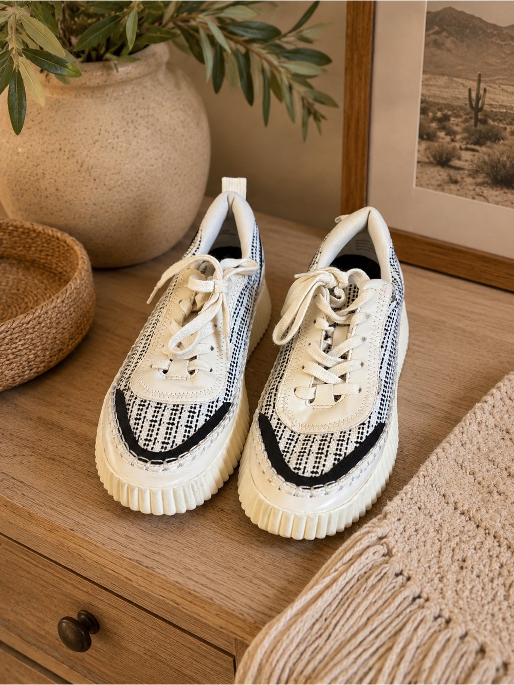Dolce Vita Dannis Platform Sneakers Cream Black Woven Textile Lace-Up Size 9